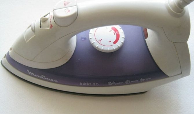 Утюг с регулировкой рабочей температуры